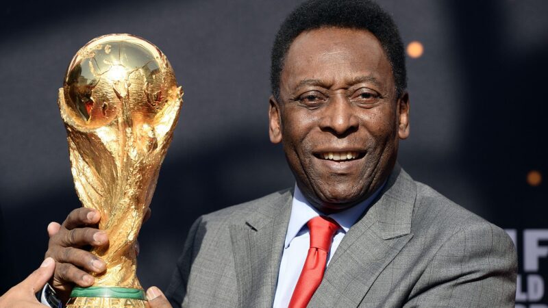 Lula Institui o Dia do Rei Pelé, a data escolhida marca o dia em que o jogador marcou seu milésimo gol 19 de novembro