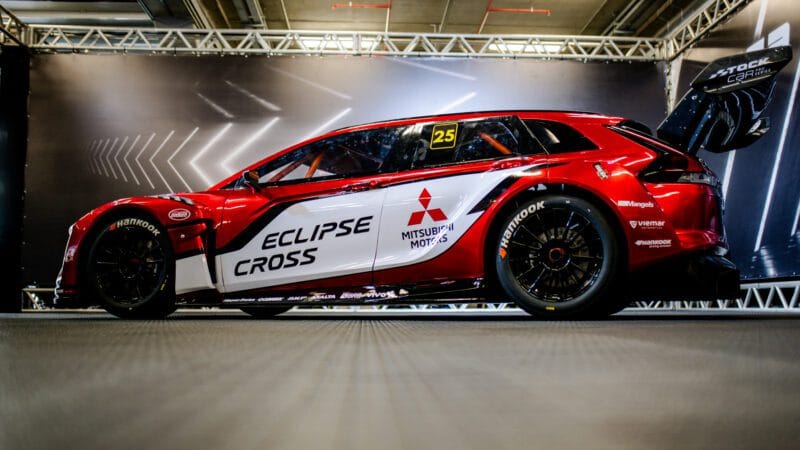 Foi apresentada  em Interlagos o Mitsubishi Eclipse Cross Stock Car durante a etapa final da Stock Car Pro Series, campeonato que adotará os SUVs como base