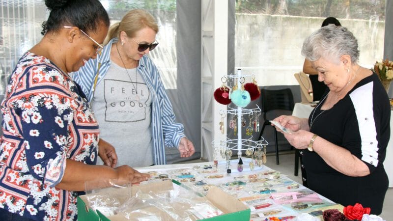 Feira de Talentos da Terceira Idade valoriza artesanato dos alunos dos CISEs em São Caetano do Sul no ABC Paulista