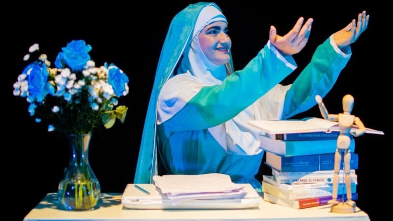 O espetáculo Joanna de Ângelis, Transição no Teatro Paulo Machado de Carvalho em São Caetano do Sul no ABC Paulista