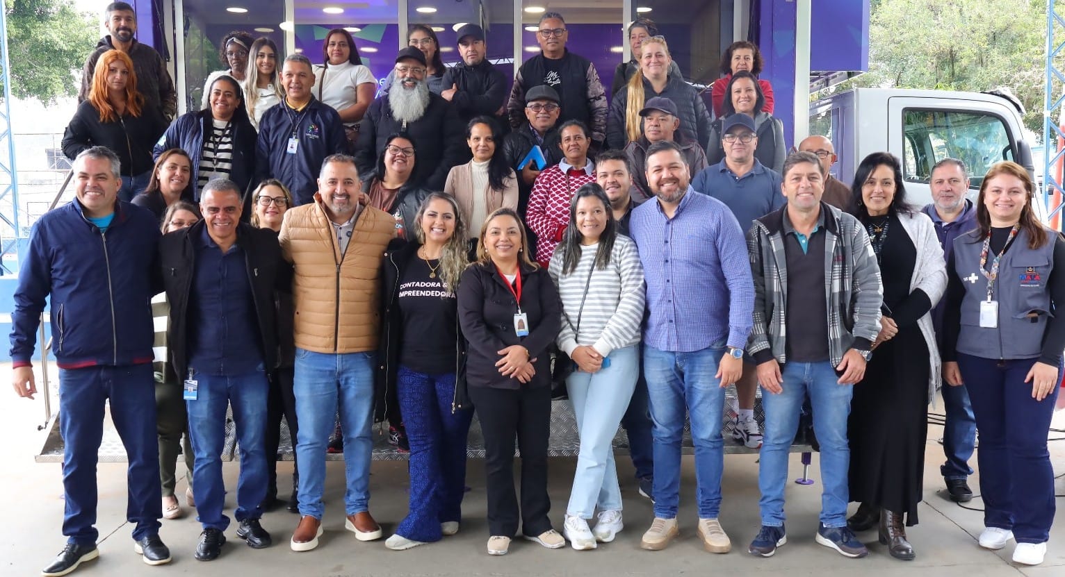 Prefeito de Mauá no ABC Paulista Marcelo Oliveira capacita expositores para a Feira de Empreendedorismo