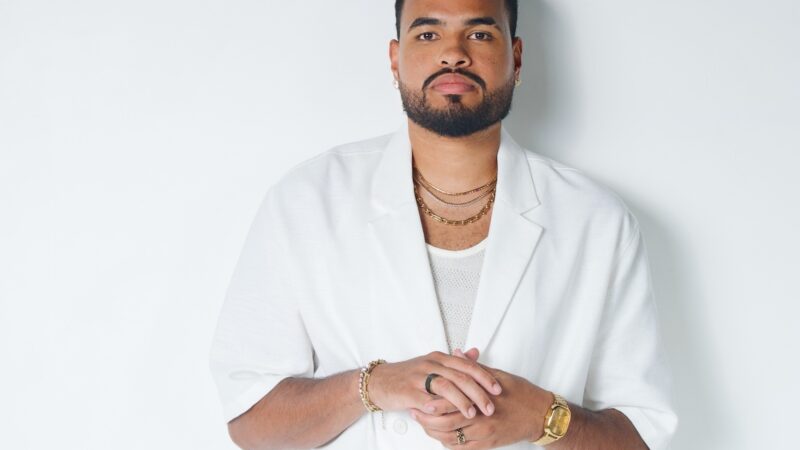 O cantor Yan grava DVD “Chegou Nosso Momento” que acontece hoje 16 de abril no Terra SP